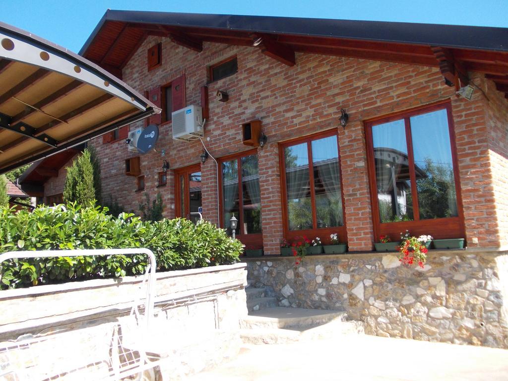 Kuca Za Odmor "Karalic" Bed & Breakfast Lezimir Exterior photo