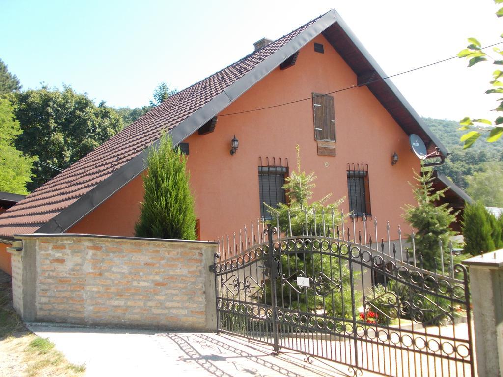 Kuca Za Odmor "Karalic" Bed & Breakfast Lezimir Exterior photo